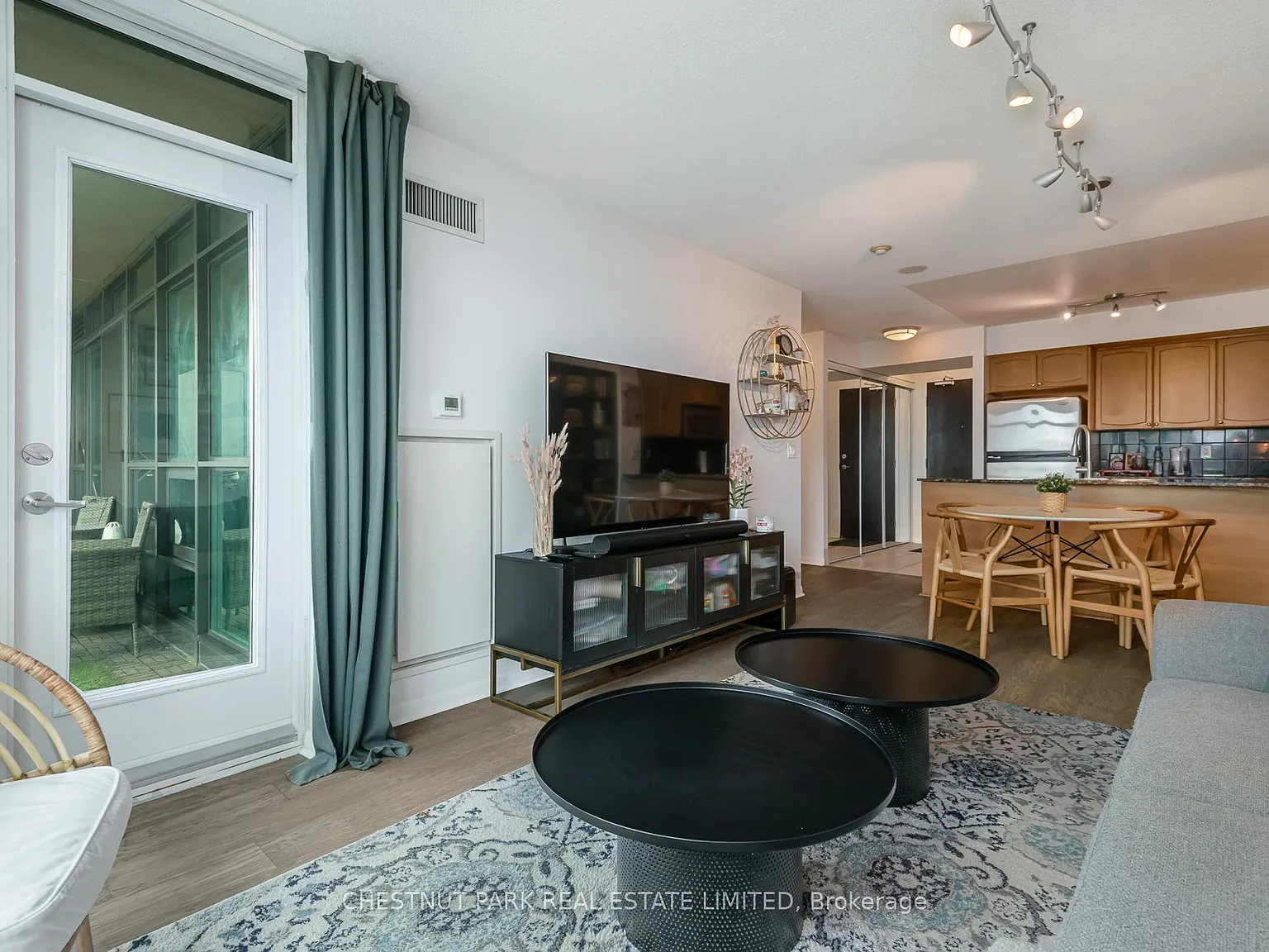 231 Fort York Blvd — Photo 4