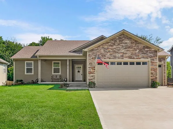 211 Hillside Dr, Baldwin City, KS 66006