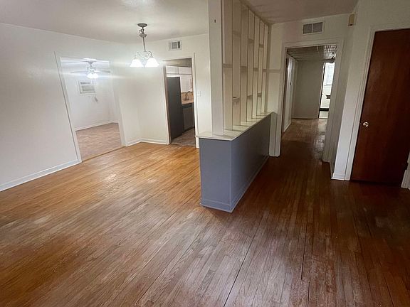 3rd image of 5640 Kohler St