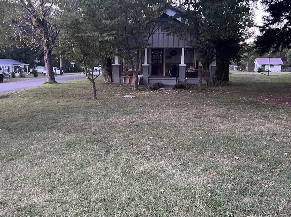 308 E Market St, Decherd, TN 37324