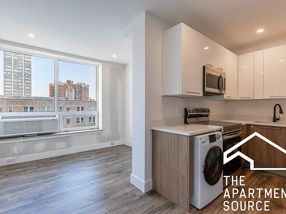 3rd image of 941 W Winona St #103
