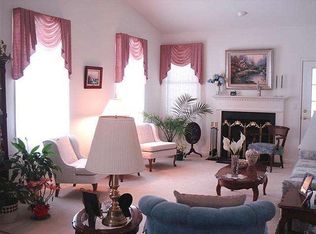 1952 Deer Run Dr, Hummelstown, PA 17036