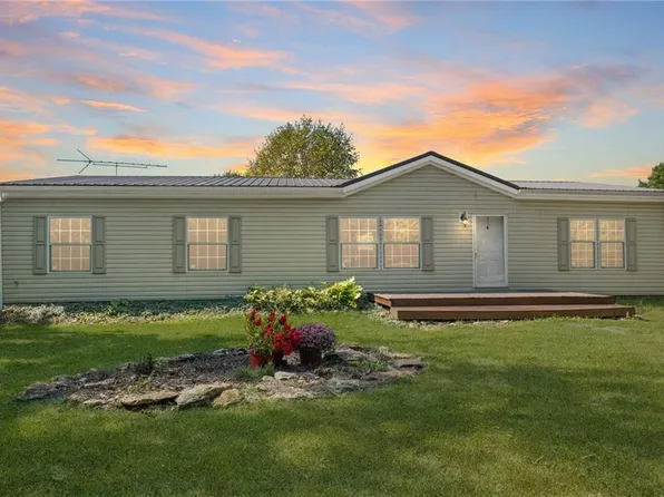 3381 NE Gospel Ln, Hamilton, MO 64644