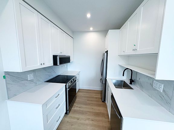 2nd image of 46185 Thomas Rd #404