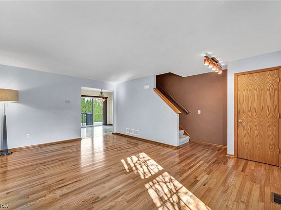 4th image of 4489 Lockmoor Ln