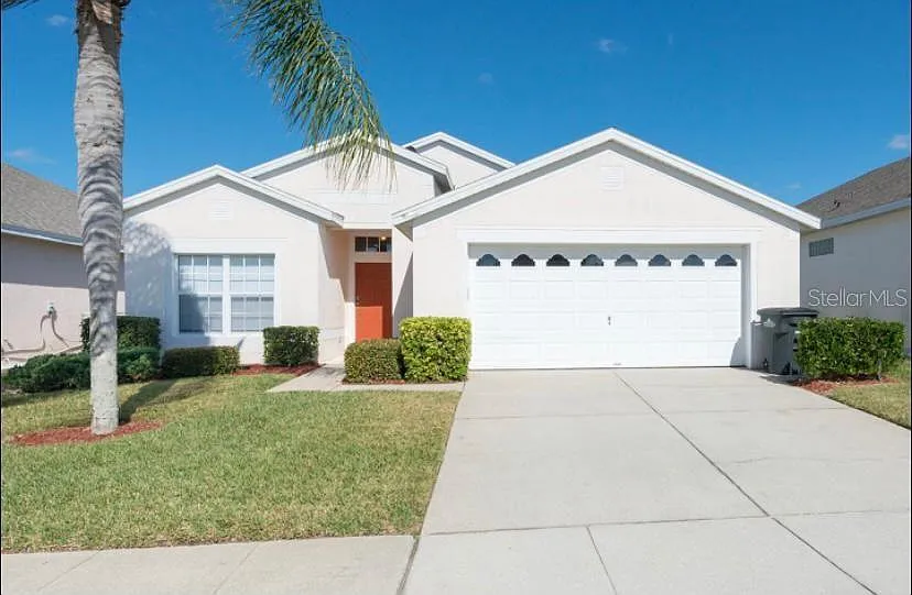 8121 Fan Palm Way