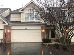 3207 Raphael Ct, St Charles, IL 60175