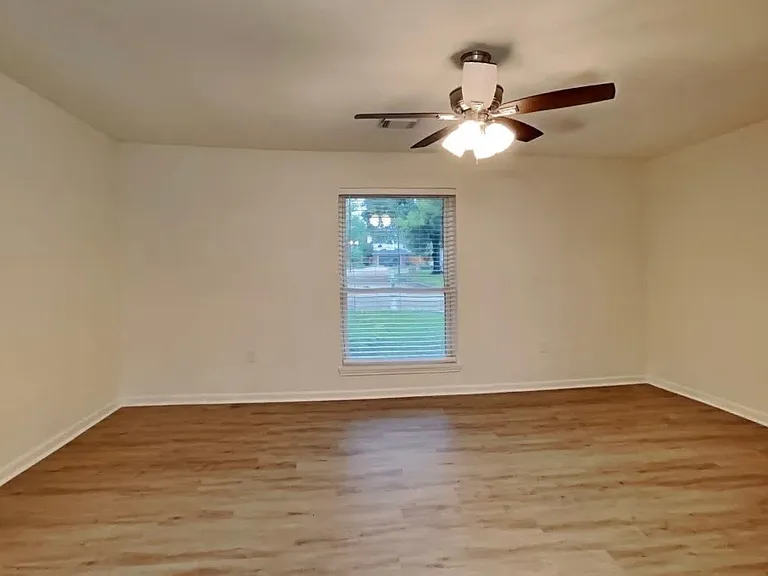 10507 Mills Walk Dr — Photo 2
