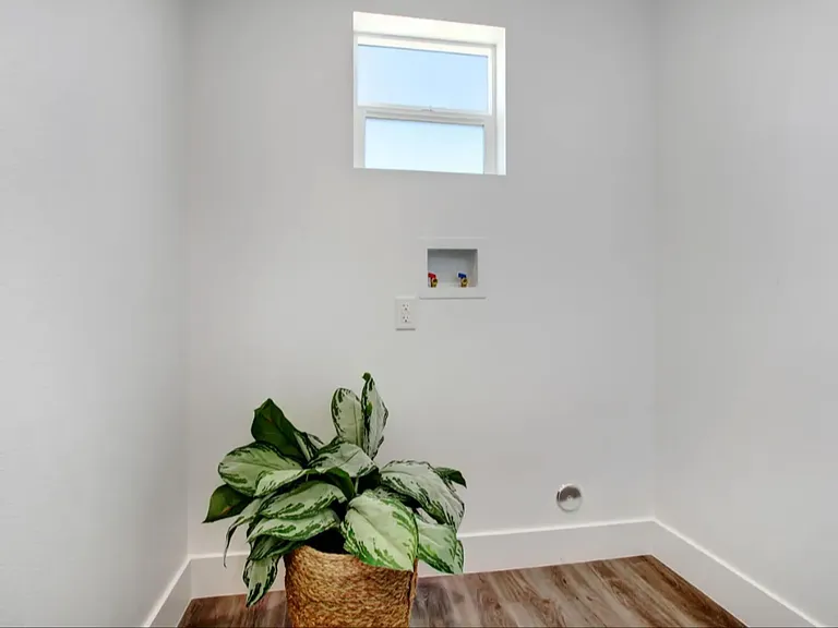 1115 E Artesia Blvd — Photo 14