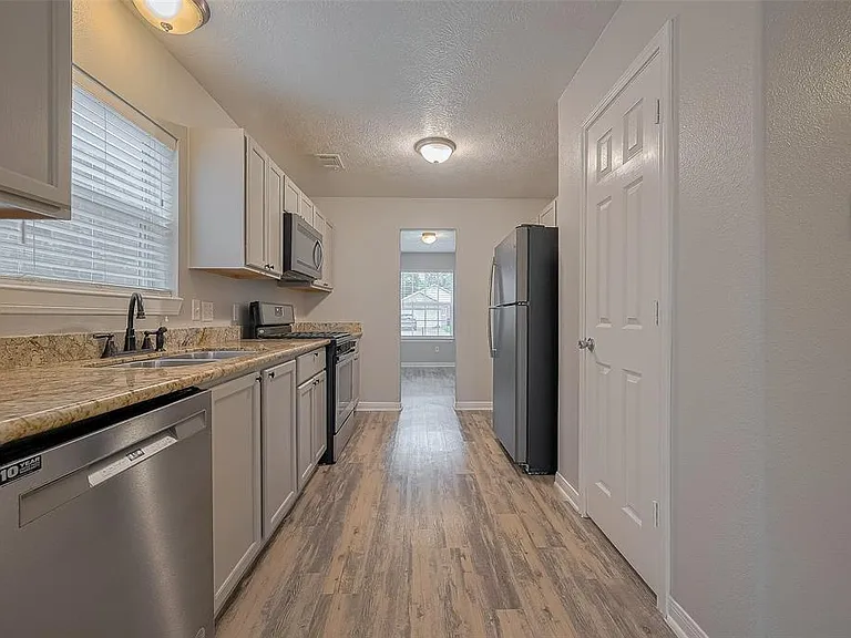 5009 Willow Point Dr — Photo 12