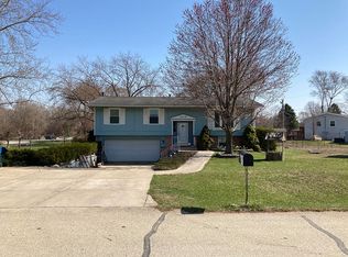 1410 Lantern Ln, Morris, IL 60450