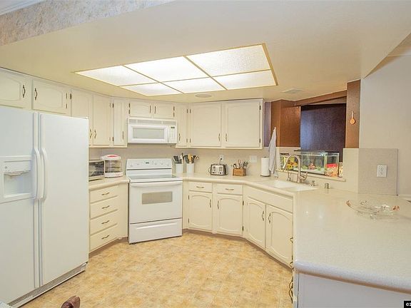 4th image of 2596 Desert Flower Ct