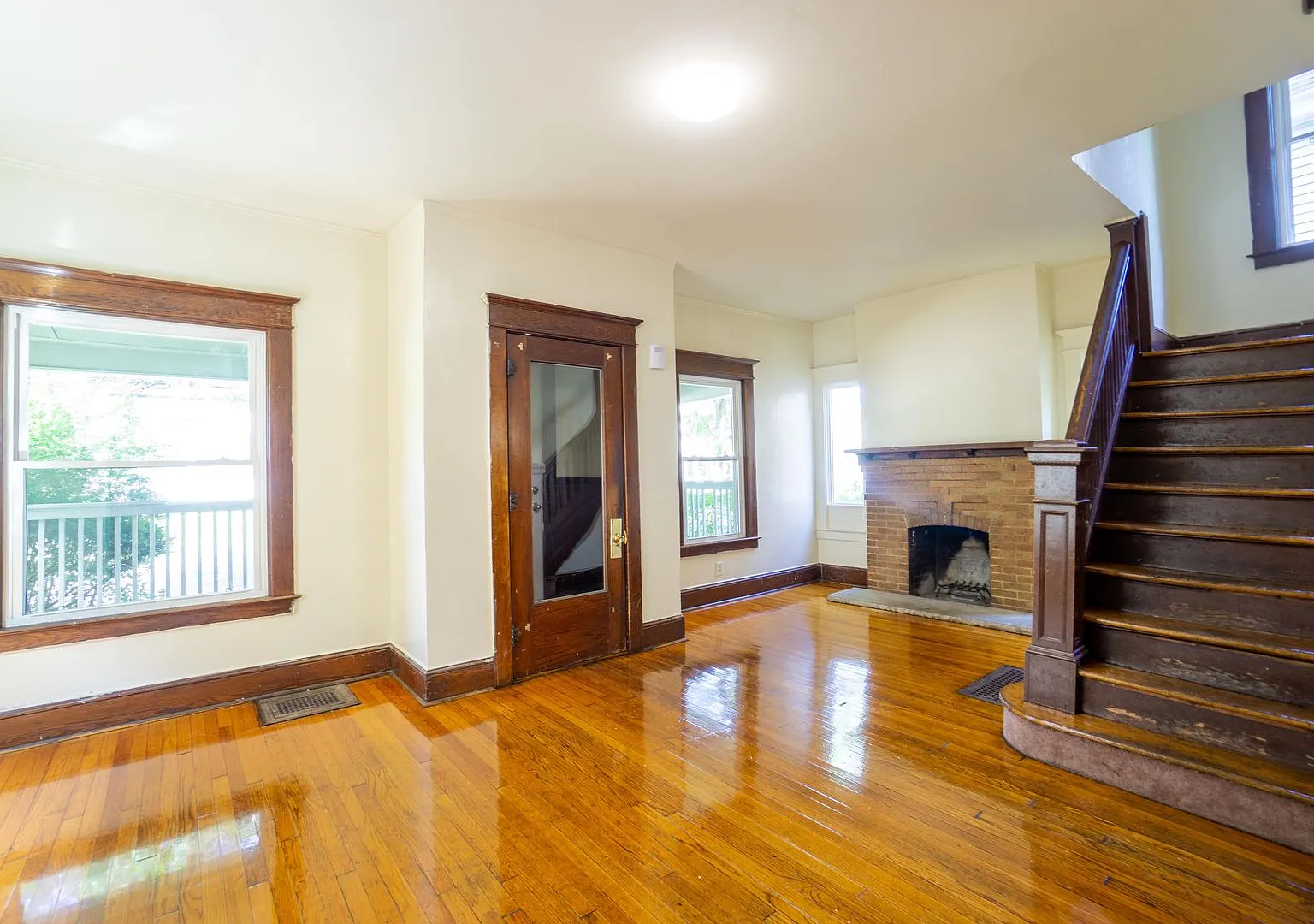 963 Lancaster Ave - Available 7/1/27 - Spacious Single Family Home Close To Campus — Photo 4