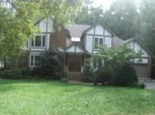 5908 Moss Creek Rd, Midlothian, VA 23112