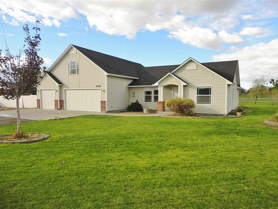 1st image of 4228 Montgomery Ln