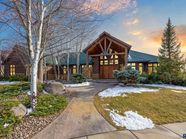 2509 W Sleigh Creek Cir, Sioux Falls, SD 57108