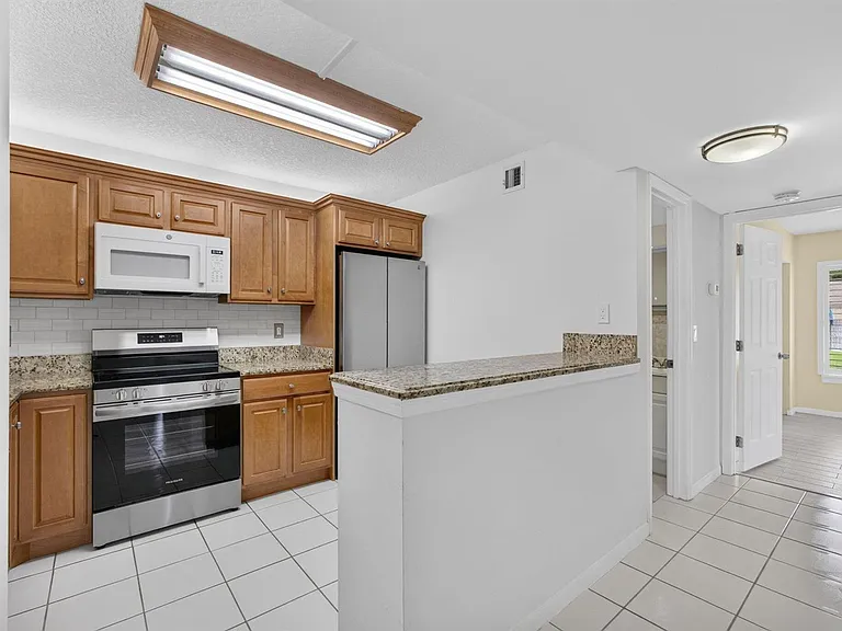 6341 Chasewood Dr #D — Photo 11