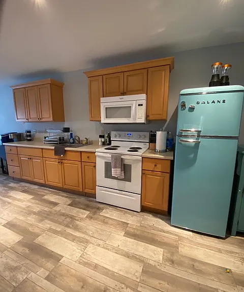 19096 Dyer Ct #3 — Photo 3