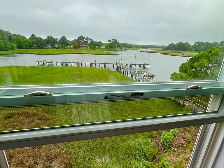 Pelican Dock Apartments — Photo 80