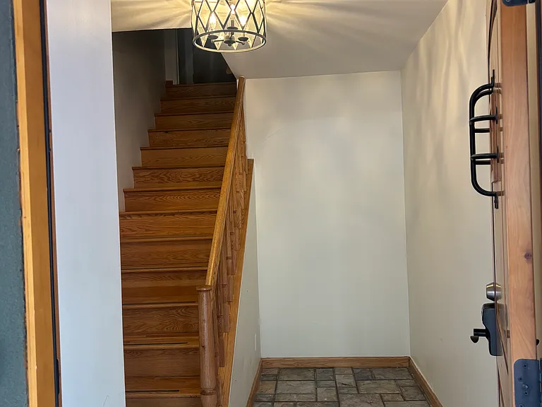 E Larkspur Ln — Photo 9