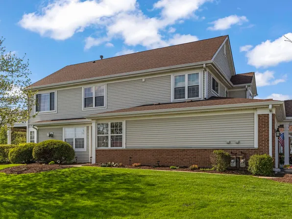 31301 Kline Cir, Warrenville, IL 60555