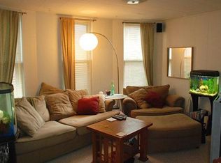 209 S Broom St APT 1, Madison, WI 53703