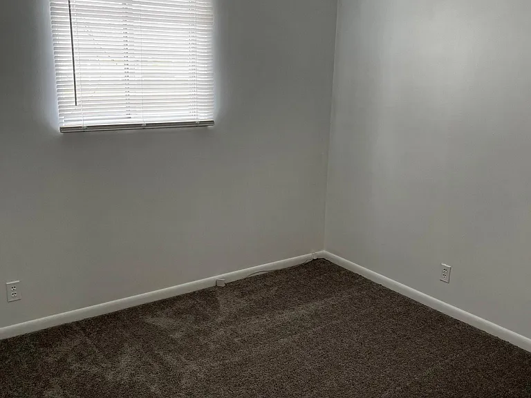2111 Avalon Cir #2111 — Photo 9
