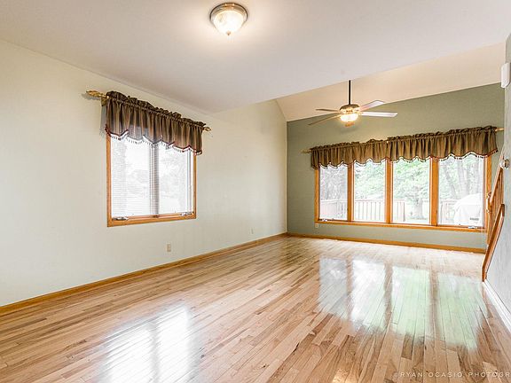 4th image of 113 Andresen Ct #113