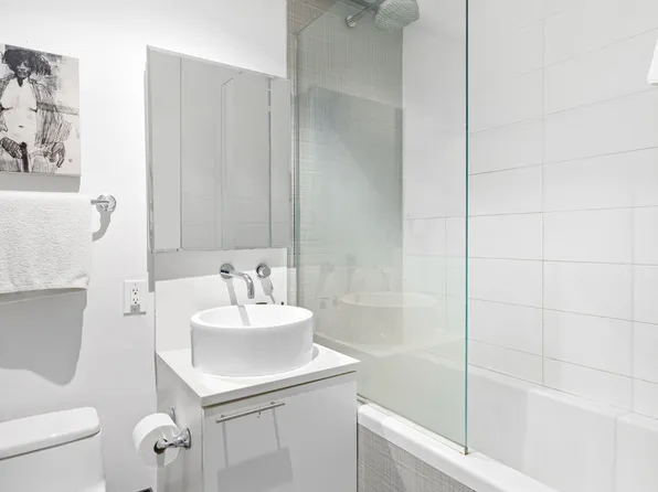 129 Metropolitan Avenue image 3 of 7