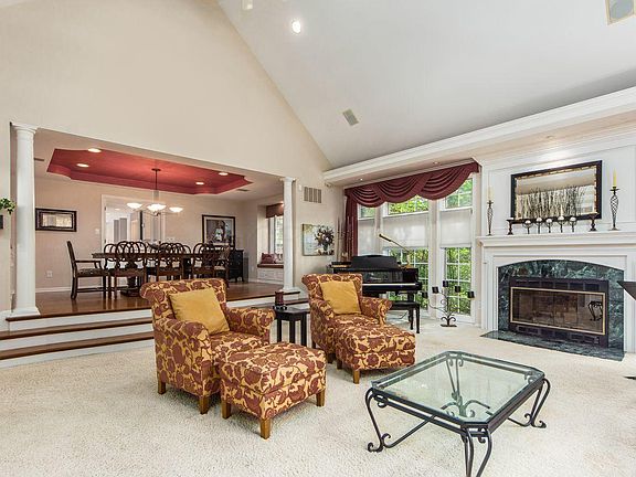 5th image of 674 Mohican Way