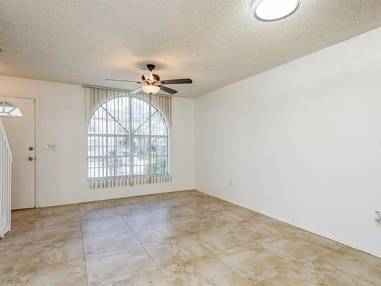 1602 Brigadoon Dr — Photo 6