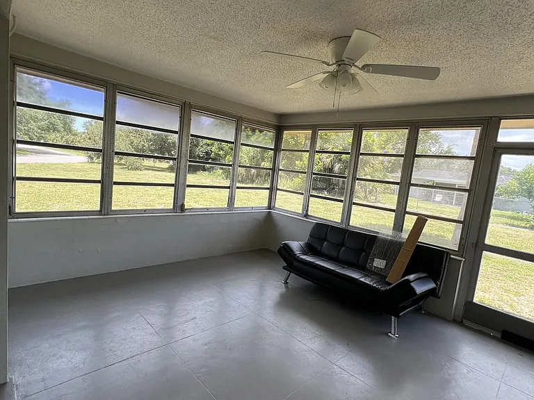 1920 W Lakeview Blvd #1 — Photo 38