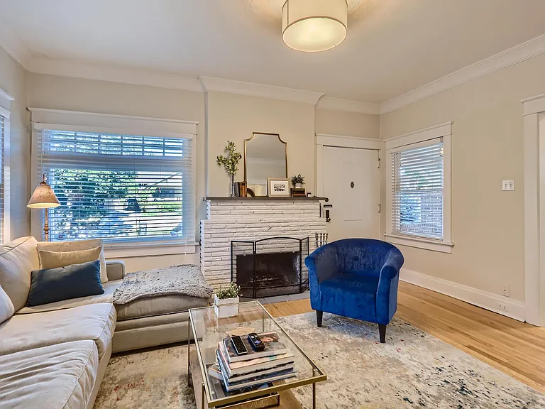 1044 Garfield St — Photo 4