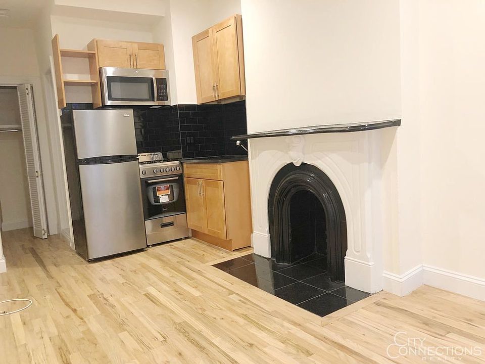 2nd image of 74 Charles St APT 1C