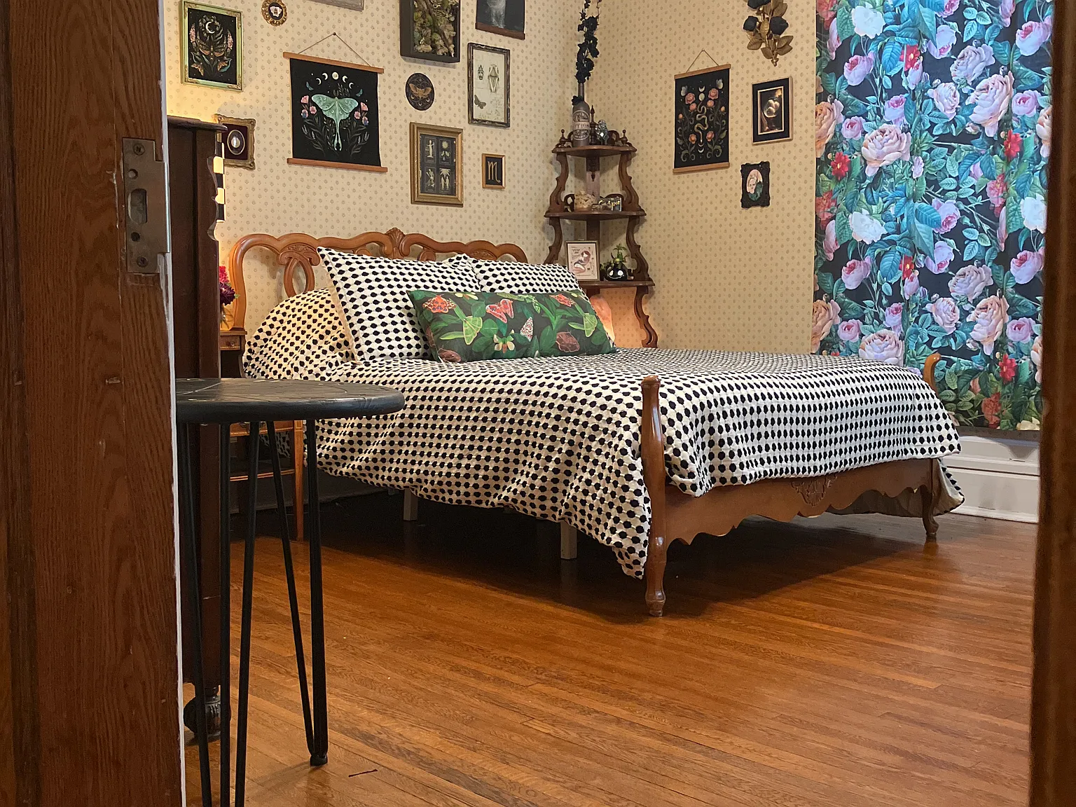 2 bed, 1100 sqft, $1,810 — Photo 2