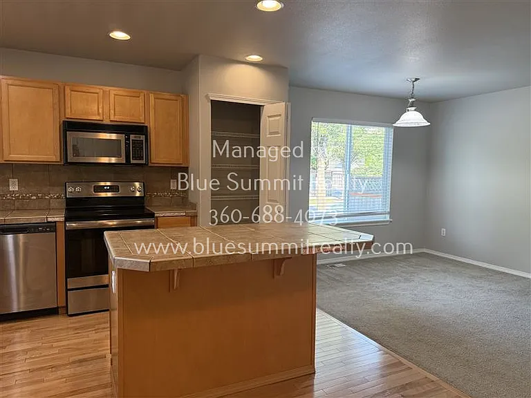 5220 Balustrade Blvd SE — Photo 3