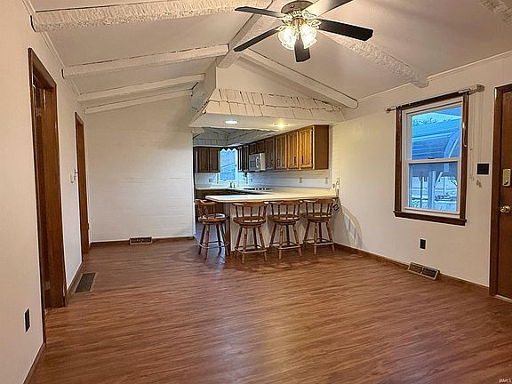 3rd image of 207 Church St