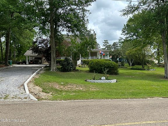 5th image of 1133 E Lakeshore Dr
