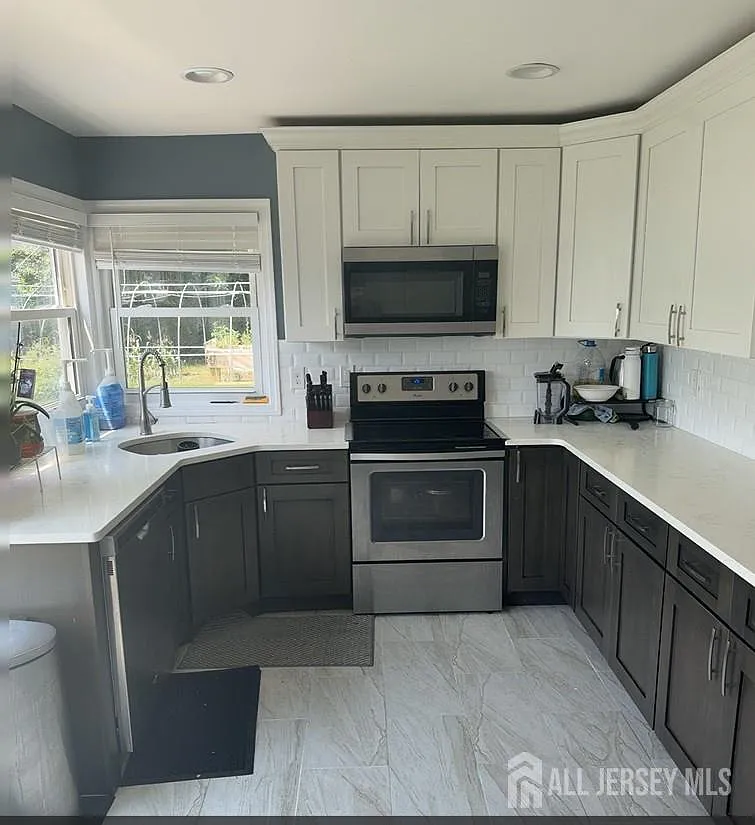 3 bed, 2.0 bath, 1200 sqft, $3,000 — Photo 4