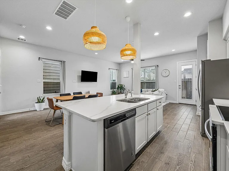 1514 Canter Bayou Way — Photo 8