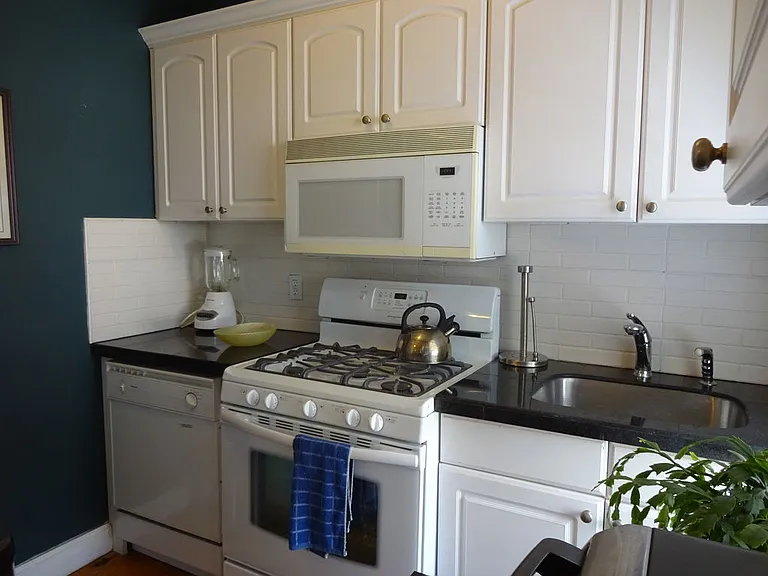 264 17th St #2 — Photo 13