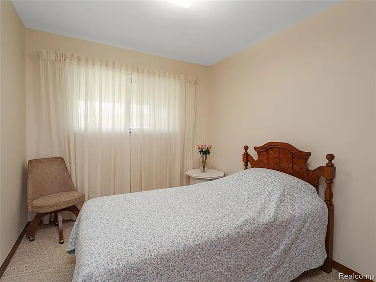 28506 Steele Dr — Photo 23