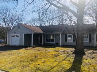 1 Tanglewood Dr, Barnegat, NJ 08005