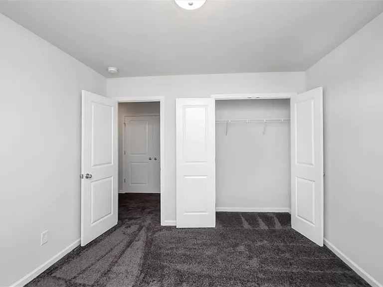 2601 Hedgeway Cir NW — Photo 8
