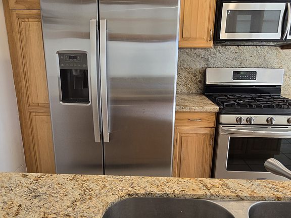 5th image of 2700 N Cahuenga Blvd E #3209