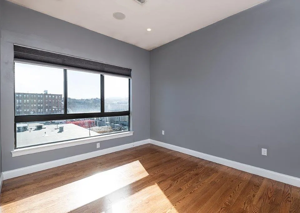 339 D St #22D