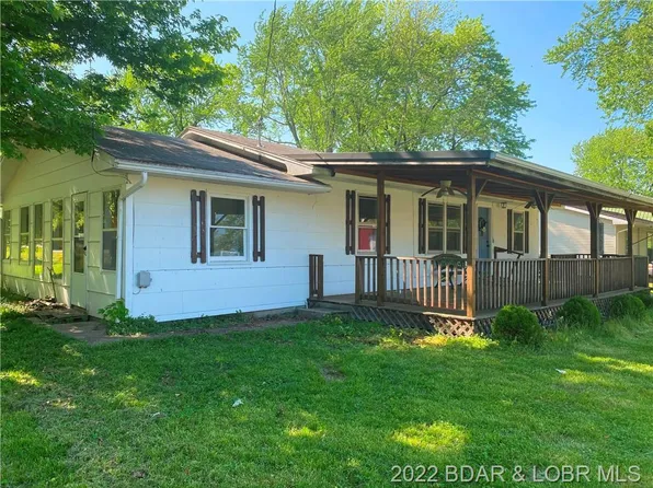 409 S Walnut St, Versailles, MO 65084