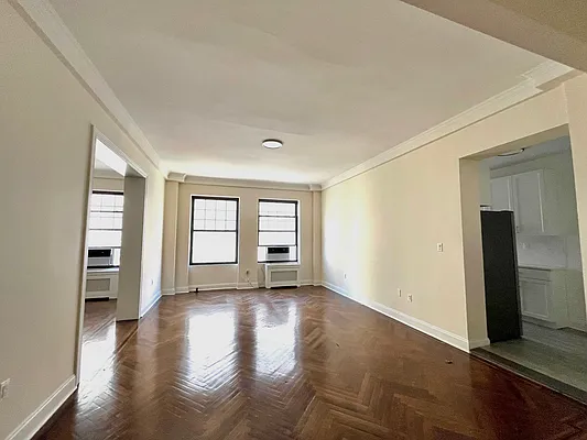 Rented by Moises Farhart, LREB | media 24