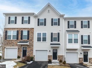 910 Magnolia Ln, Spring City, PA 19475