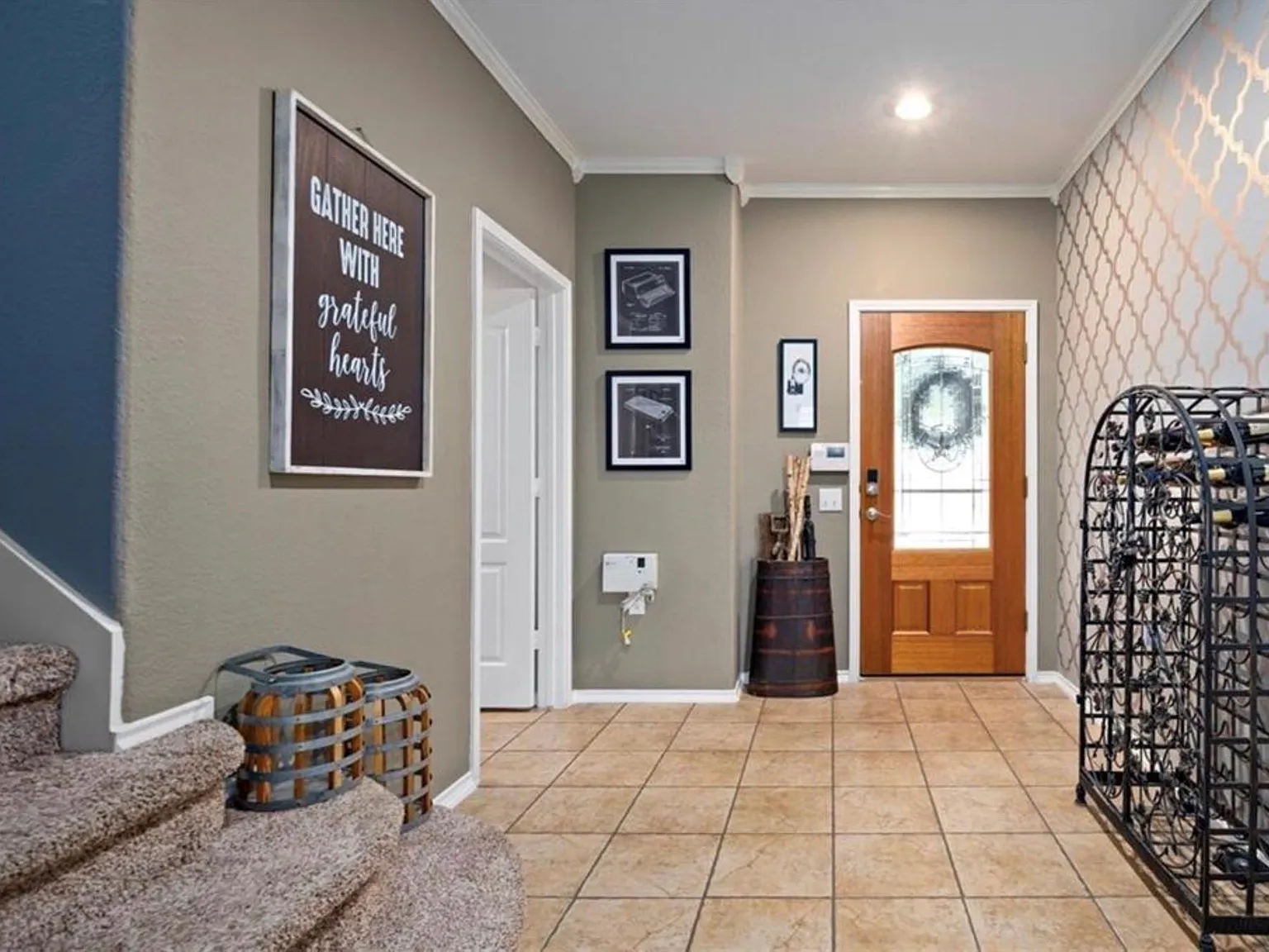 3 bed, 2.5 bath, 2244 sqft, $2,395 — Photo 3